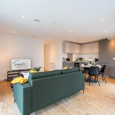 Luxury Penthouse - Prestigious Views *