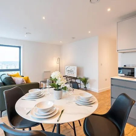 Luxury Penthouse - Prestigious Views