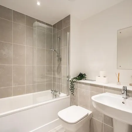 Luxury Penthouse - City Views - Prestigious Апартаменты