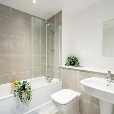 Luxury Penthouse - Prestigious Location דירה *