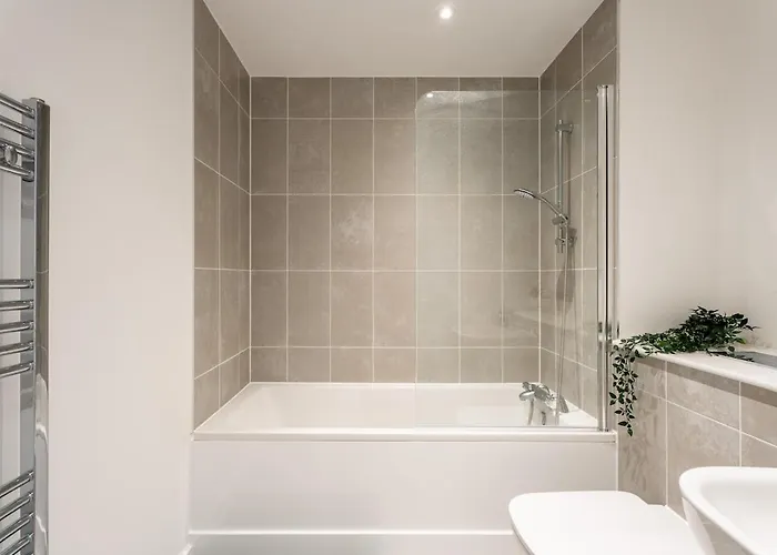 Luxury Penthouse - Prestigious Location Лідс