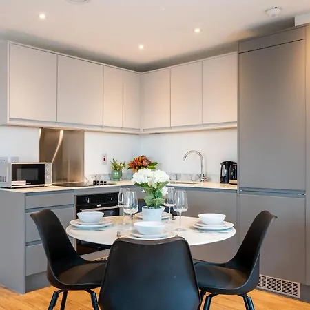 דירה Luxury Penthouse - Prestigious Location לידס