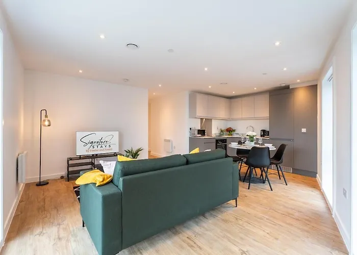 Luxury Penthouse - Prestigious Location *