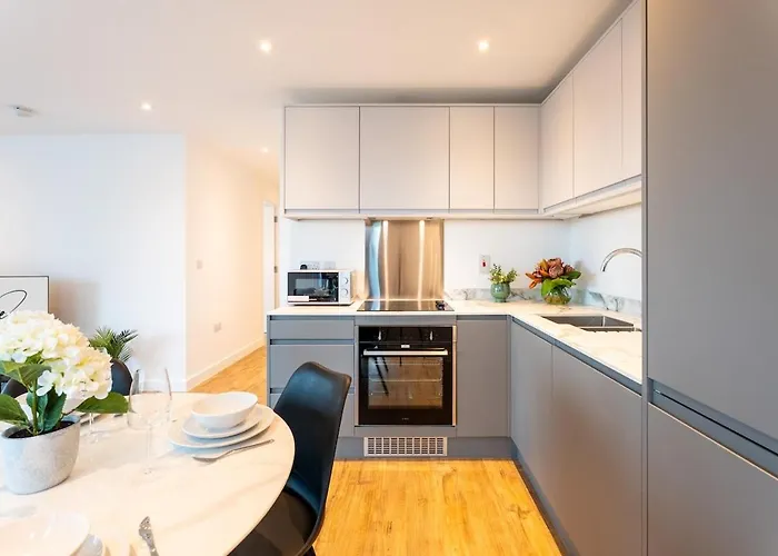 Luxury Penthouse - Prestigious Location *