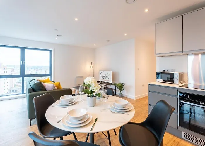 Luxury Penthouse - Prestigious Location