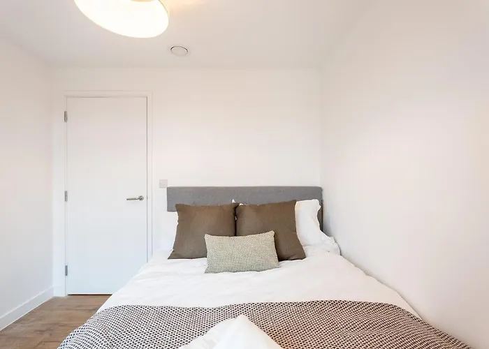 Luxury Penthouse - Prestigious Location